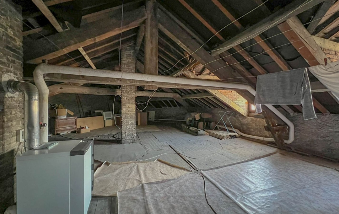CABINET DE L'ILE : Immeuble | JARNY (54800) | 278 m2 | 189 000 € 