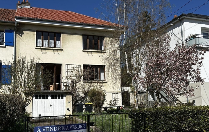 Maison LONGEVILLE-LES-METZ 131 m2 395 000 € Maison LONGEVILLE-LES-METZ 131 m2 395 000 €