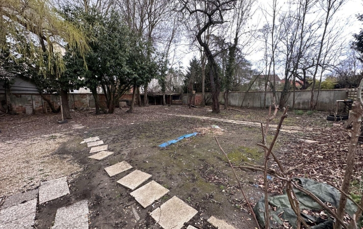 Terrain NOISY-LE-GRAND 1 050 000 € Terrain NOISY-LE-GRAND 1 050 000 €