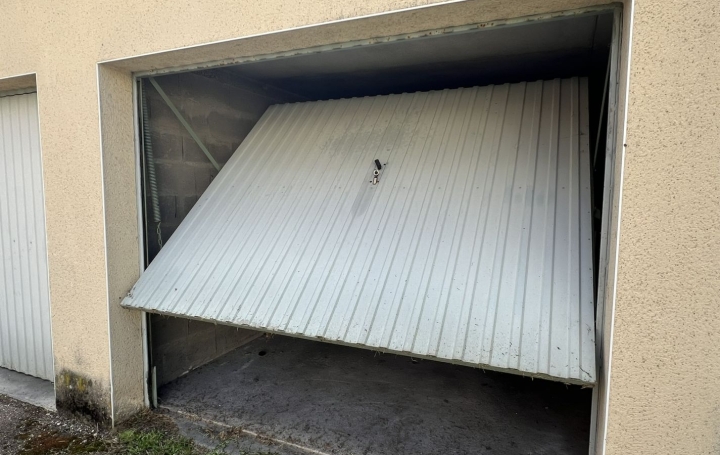  CABINET DE L'ILE Garage / Parking | METZ (57000) | 15 m2 | 21 000 € 